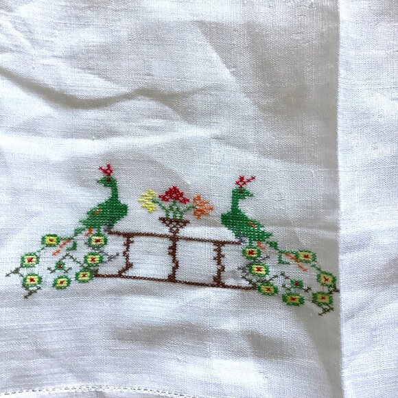 3 Vintage Embroidered Arm Chair Backs White Cotton Linen Table Runners - Picture 10 of 11